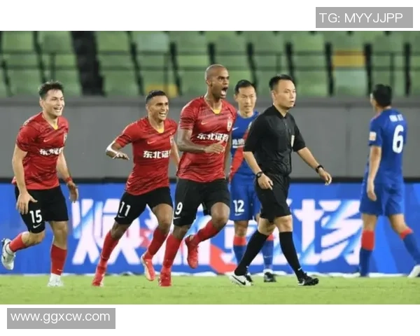 南京羽毛球队以85分领跑全国锦标赛积分榜展现强劲实力