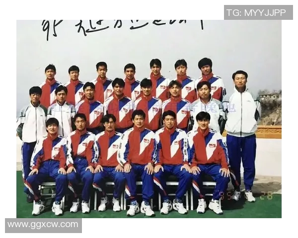 德国足球明星年轻时期的珍贵照片回顾与成长历程揭秘